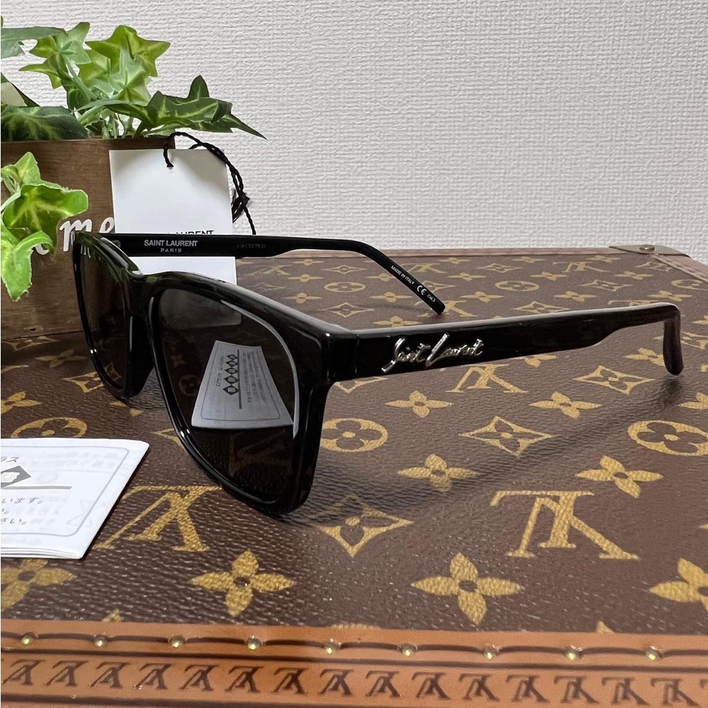 BNWOB SAINT LAURENT SUNGLASSES SL318/F
